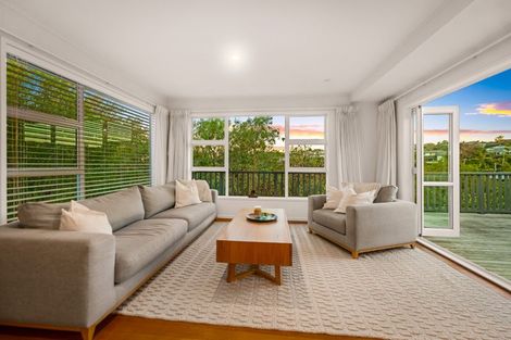 Photo of property in 40 Peter Terrace, Castor Bay, Auckland, 0620