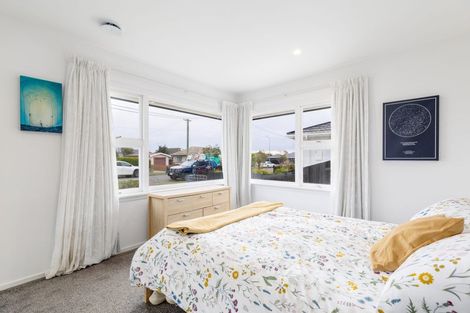 Photo of property in 5 Cromer Place, New Brighton, Christchurch, 8062
