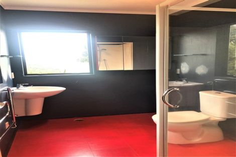 Photo of property in 120 Caton Road, Waitakere, Henderson, 0782