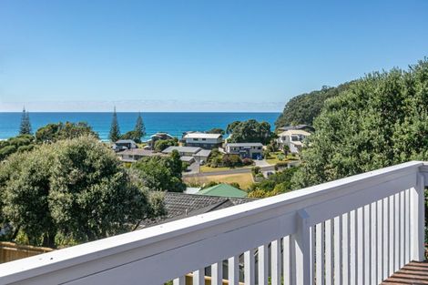 Photo of property in 107 Titiro Place, Onemana, Whangamata, 3691