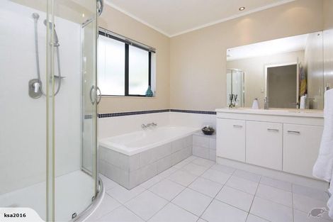 Photo of property in 13 Athenry Place, Dannemora, Auckland, 2016