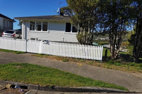 Photo of property in 54 Davidson Crescent, Tawa, Wellington, 5028