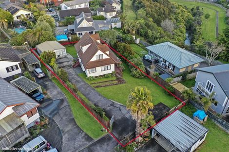 Photo of property in 9 Gosford Drive, Botany Downs, Auckland, 2010