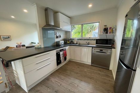 Photo of property in 2 Bryers Place, Bayview, Auckland, 0629