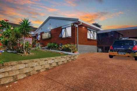 Photo of property in 45 Aldern Road, Massey, Auckland, 0614