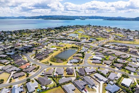 Photo of property in 20 Kowi Lakes Drive, One Tree Point, 0118