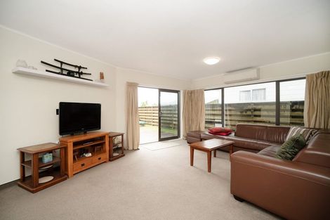 Photo of property in 15 Raglan Avenue, Cloverlea, Palmerston North, 4412