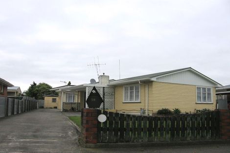 Photo of property in 28 Pembroke Street, Highbury, Palmerston North, 4412