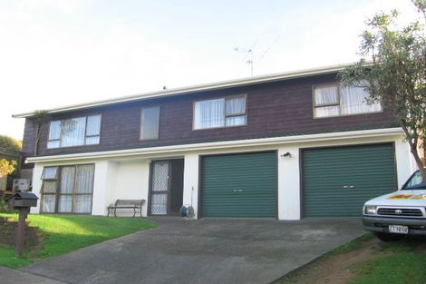 Photo of property in 28 Saint Aidans Way, Tawa, Wellington, 5028