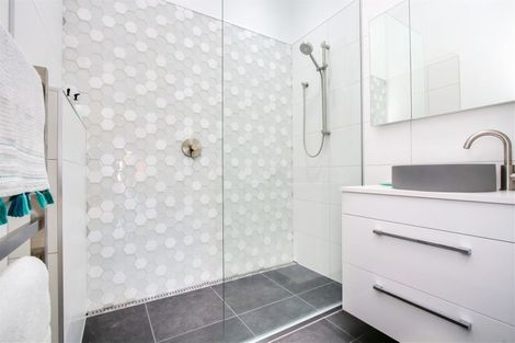 Photo of property in 48 Latham Street, Napier South, Napier, 4110