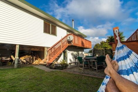 Photo of property in 8a Edgware Road, West Harbour, Auckland, 0618