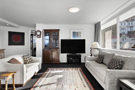 Photo of property in Clifton Towers, 202 Oriental Parade, Oriental Bay, Wellington, 6011