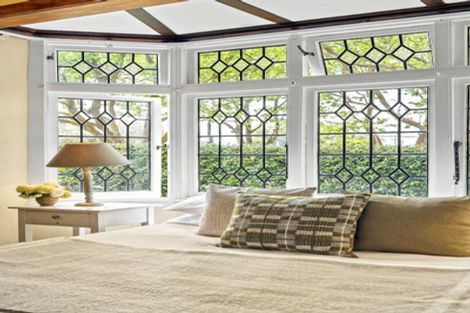 Photo of property in 17 Queen Street, Northcote Point, Auckland, 0627