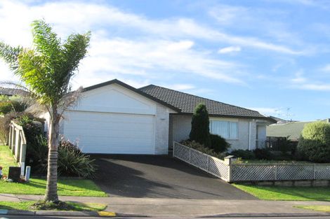 Photo of property in 22 Kath Hopper Drive, Orewa, 0931