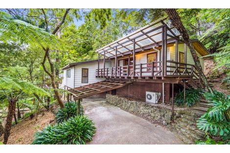Photo of property in 230 Atkinson Road, Titirangi, Auckland, 0604