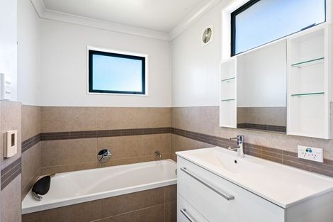 Photo of property in 23 Hall Grove, Ebdentown, Upper Hutt, 5018