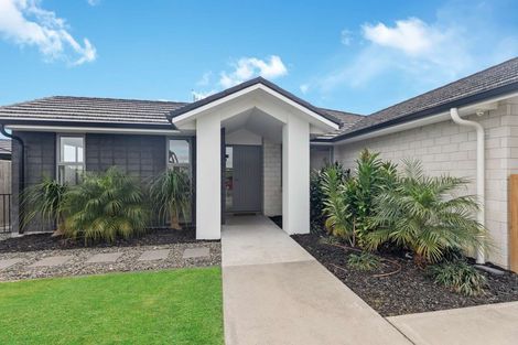 Photo of property in 20 Batty Street, Papamoa Beach, Papamoa, 3118