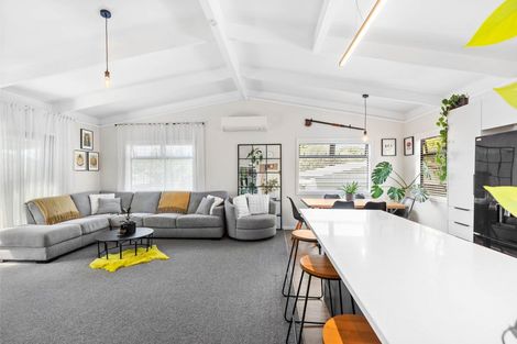 Photo of property in 2/324 Beach Road, Onerahi, Whangarei, 0110