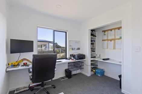 Photo of property in 23 Peace Avenue, Moturoa, New Plymouth, 4310