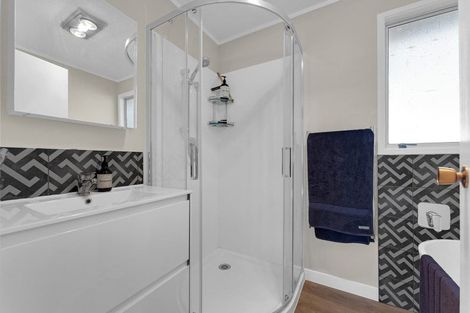 Photo of property in 47 Claverdon Drive, Massey, Auckland, 0614