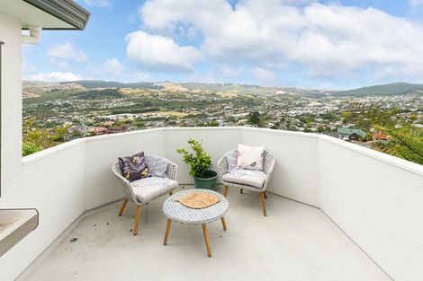 Photo of property in 13 Chastudon Place, Tawa, Wellington, 5028