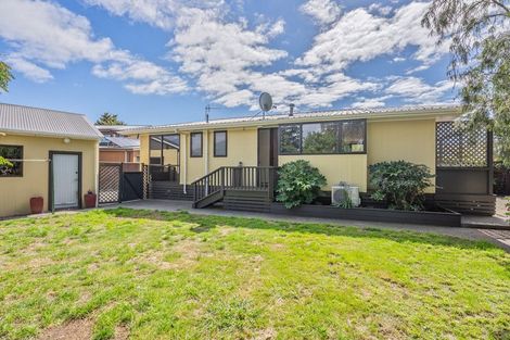 Photo of property in 10 Robert Grove, Paraparaumu, 5032