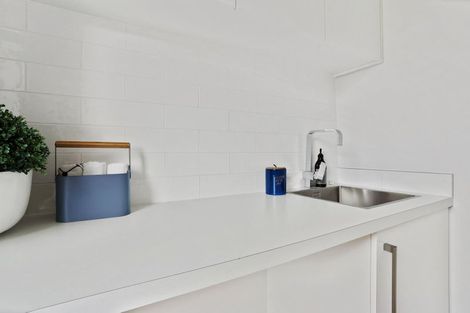 Photo of property in 98 Hamilton Avenue, Ilam, Christchurch, 8041