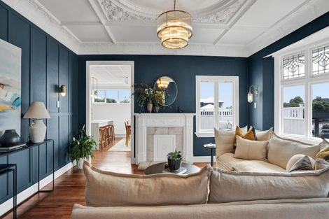 Photo of property in 19 Baring Terrace, Strandon, New Plymouth, 4312