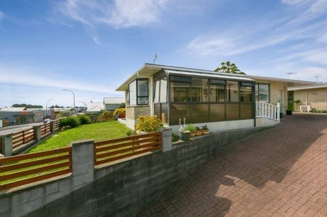Photo of property in 506 Devon Street East, Strandon, New Plymouth, 4312