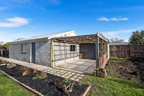 Photo of property in 67 Farquhars Road, Redwood, Christchurch, 8051