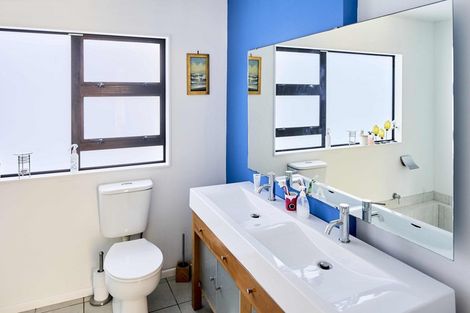 Photo of property in 9 Ogilvy Terrace, Plimmerton, Porirua, 5026