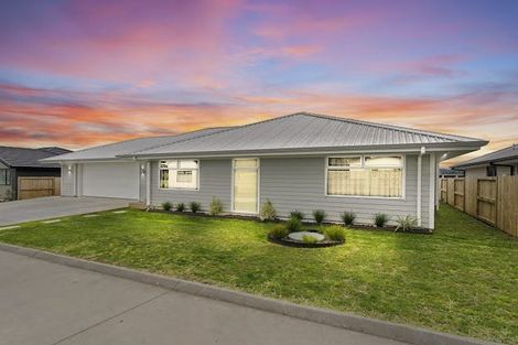 Photo of property in 23a Crepe Myrtle Street, Glenbervie, 0173