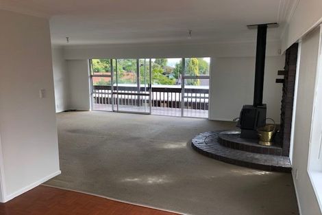 Photo of property in 4 Sispara Place, Beach Haven, Auckland, 0626