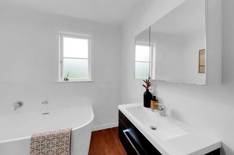 Photo of property in 52 Cambridge Road, Hillcrest, Hamilton, 3216