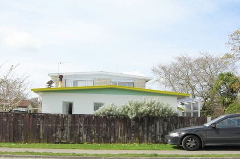 Photo of property in 1b Hinau Street, Inglewood, 4330