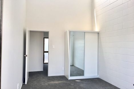 Photo of property in 1/18 Wernham Place, Northcote, Auckland, 0626