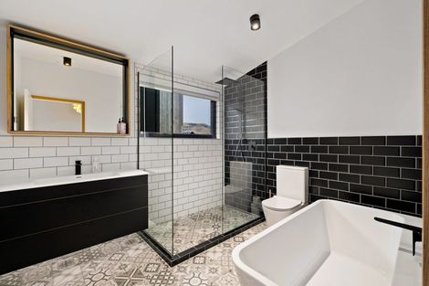 Photo of property in 4 Soudley Court, Jacks Point, Queenstown, 9371