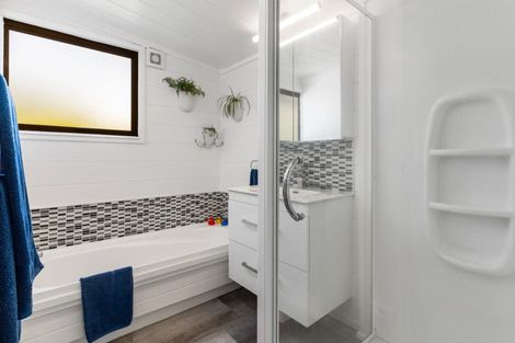 Photo of property in 68a Wellington Street, Howick, Auckland, 2014