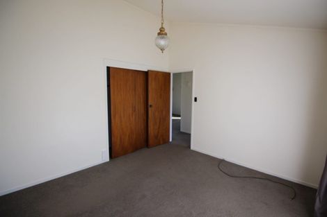 Photo of property in 1/6 Bond Crescent, Forrest Hill, Auckland, 0620