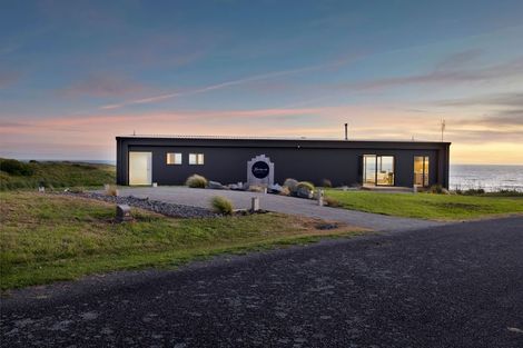 Photo of property in 21 Rosemount Road, Waverley, 4591