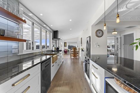 Photo of property in 244 Saint Aubyn Street, New Plymouth, 4310