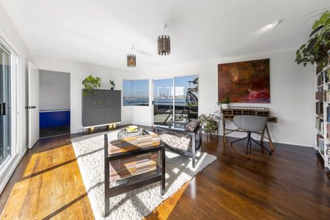 Photo of property in 2/81 Sylvan Avenue, Northcote, Auckland, 0627