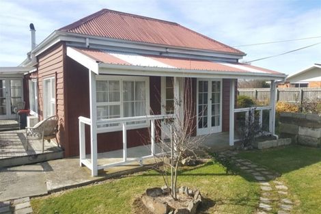 Photo of property in 14 George Street, Waimate, 7924