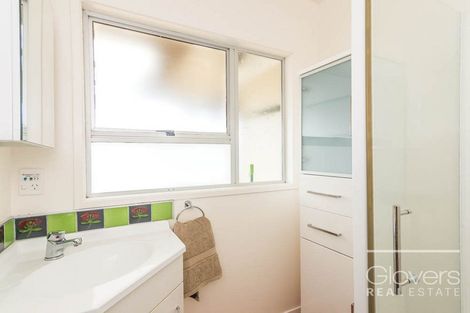 Photo of property in 2/4214a Great North Road, Glendene, Auckland, 0602