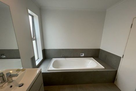 Photo of property in 4 Shelduck Way, Hobsonville, Auckland, 0616