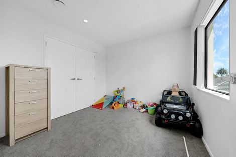 Photo of property in 70c Cargill Street, Papakura, 2110