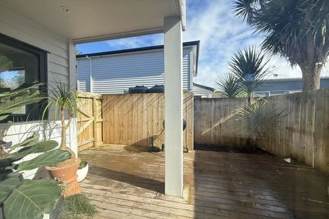 Photo of property in 30c Durham Street, Te Atatu Peninsula, Auckland, 0610
