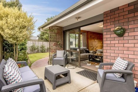 Photo of property in 2/31 Kirsten Place, Parklands, Christchurch, 8083