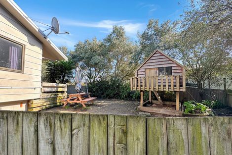 Photo of property in 6 Harrod Avenue, Foxton Beach, Foxton, 4815