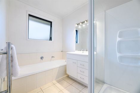 Photo of property in 4 San Domingo Rise, Henderson, Auckland, 0612